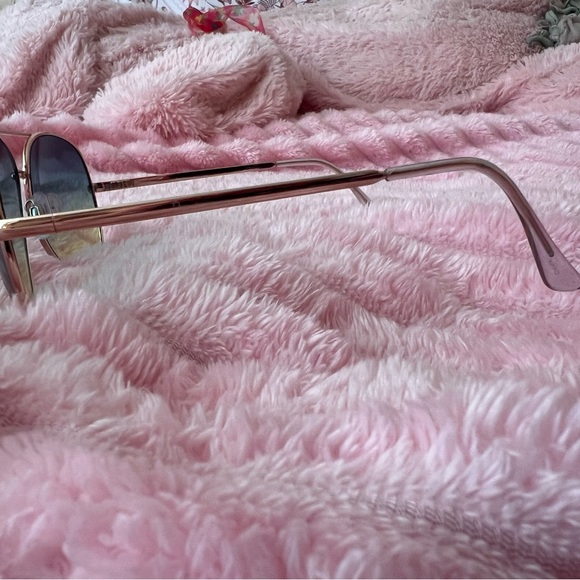 Sunglasses bundle! - Picture 10 of 10